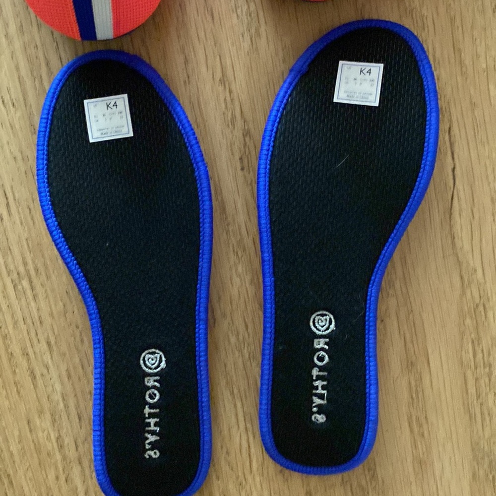 !! SOLD!! 🚨🌟🌟Rothys! - Picture 3 of 8